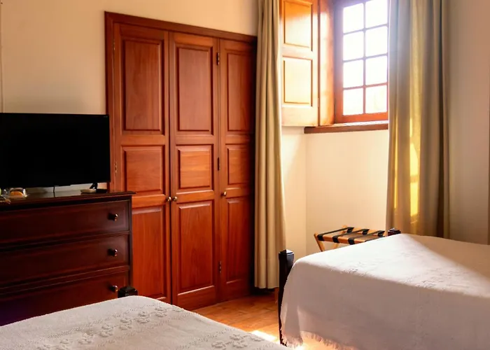 アパートホテル Quinta Da Nasce Agua アングラ・ド・エロイーズモ