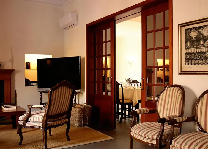 Quinta Da Nasce Agua 4* アングラ・ド・エロイーズモ